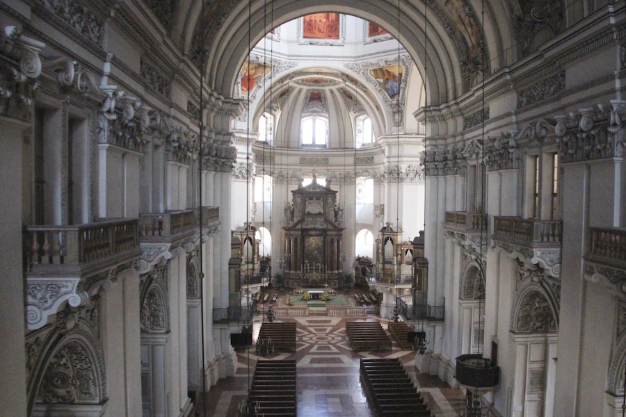 nnenansicht des Doms, von der Orgelempore aus gesehen