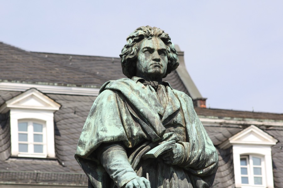 Das Beethovendenkmal auf dem Bonner Münsterplatz (Ausschnitt)