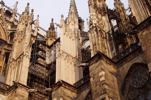 Beispiel für Strebepfeiler am Kölner Dom (Südseite)
