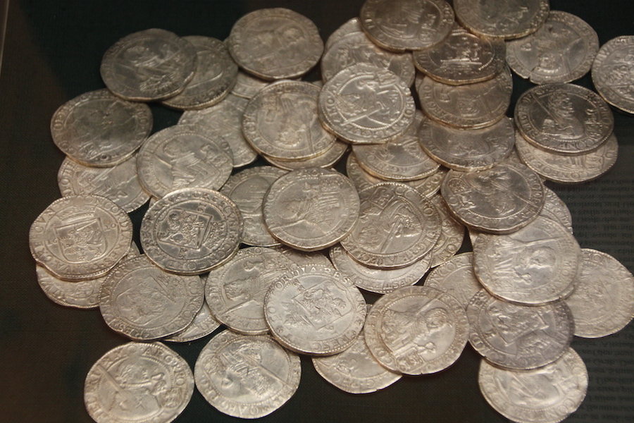 Zwar keine Golddukaten, sondern Silbertaler, aber auch etwa von 1660