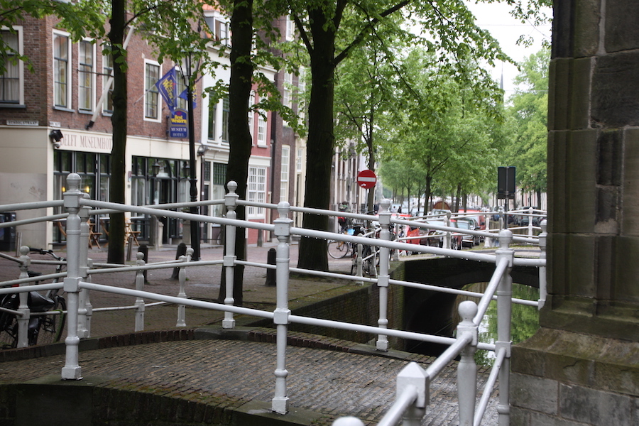 An dieser Stelle legt das Totenschiff im vermeintlichen Wismar an, aber die Gracht liegt in Delft.
