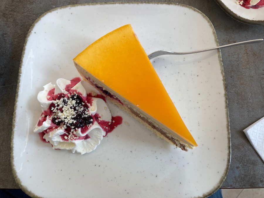 Sanddorntorte - eine typische Mecklenburger-Spezialität