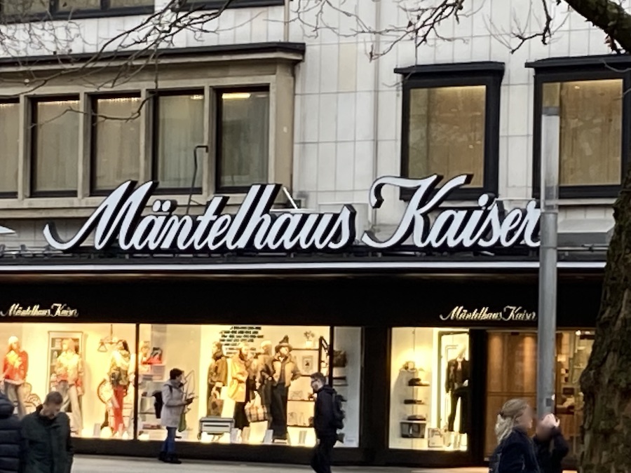 Das Mäntelhaus Kaiser hat den Charme der 1960er Jahre erhalten