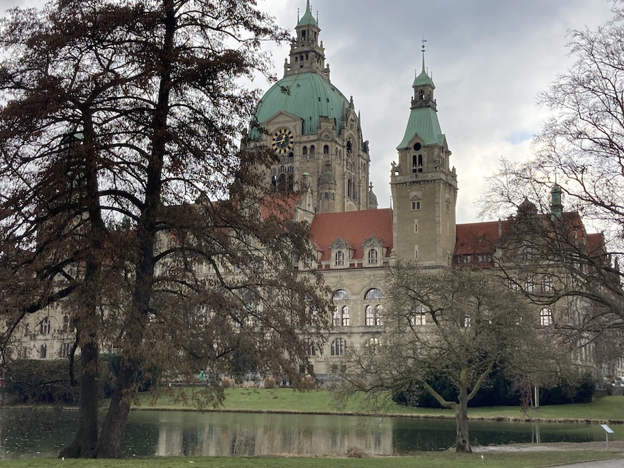 Das Rathaus ist das einzige in Deutschland, das auch eine Kuppel hat