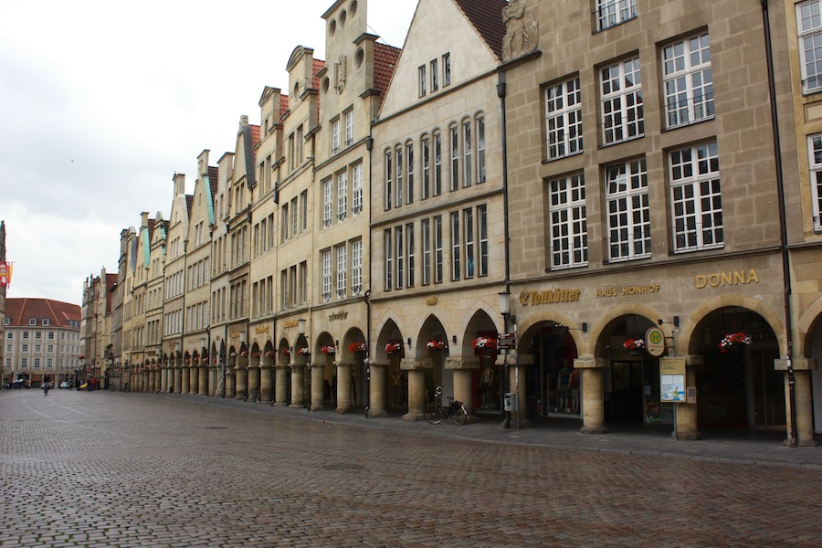 Der Prinzipalmarkt in Münster früh morgens