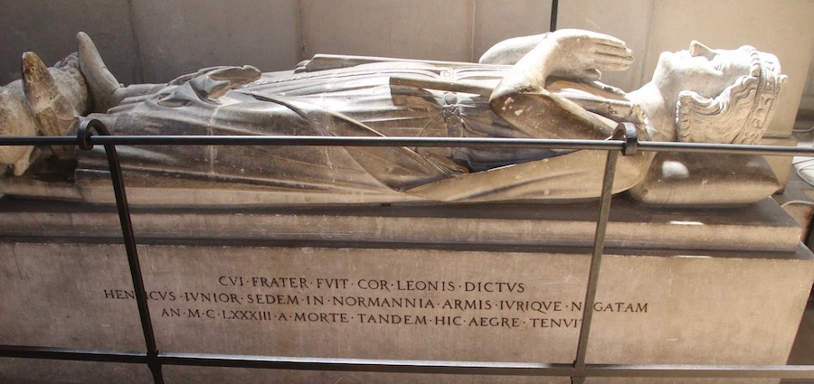 Grabmal von Heinrich dem Jüngeren in der Kathedrale von Rouen