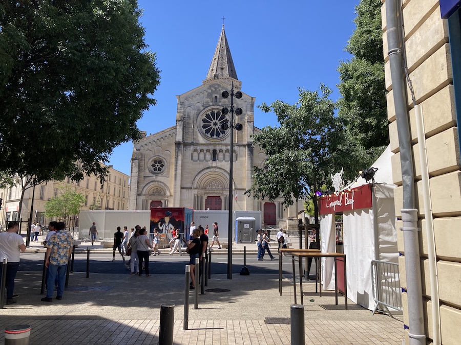 Die Eglise St. Paul gehört auch zu den großen Kirchen Nîmes'.