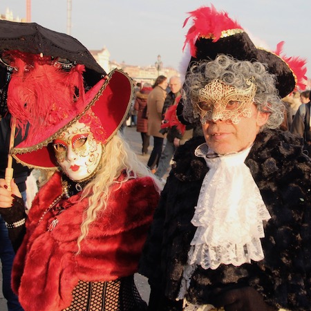 Er geht auch als Figur in einem Beethoven-Film durch, sie eher nicht.