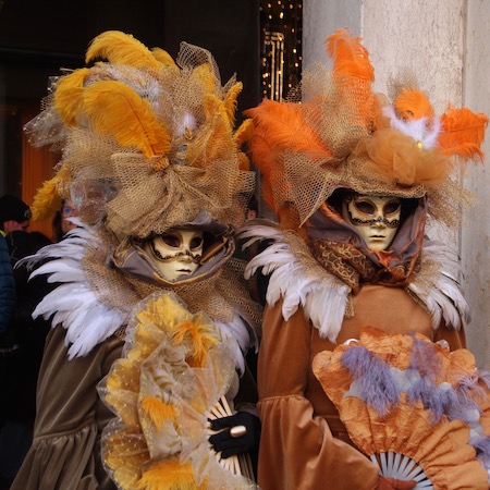 Doppelt aufwendig und doppelt effektvoll.