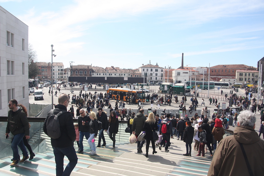 Die neue Ponte de constituzione verbindet das Bahnhofsviertel mit der Piazzale Roma