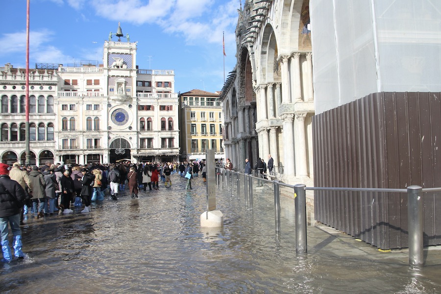 Balilika San Marco bei Hochwasser (aqua alta)