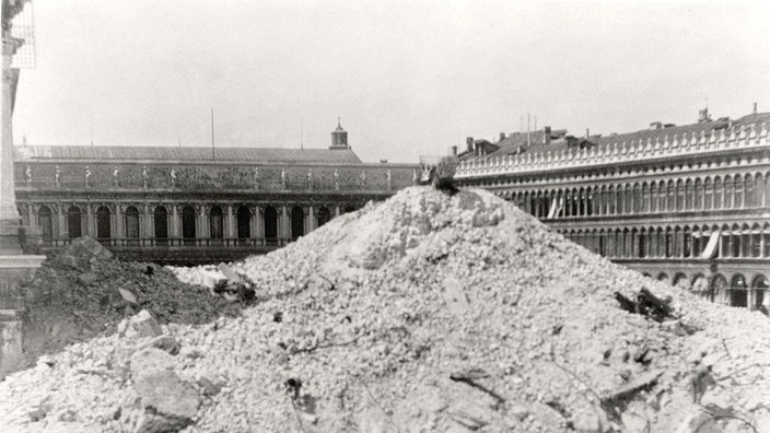 Foto der Einsturztrümmer